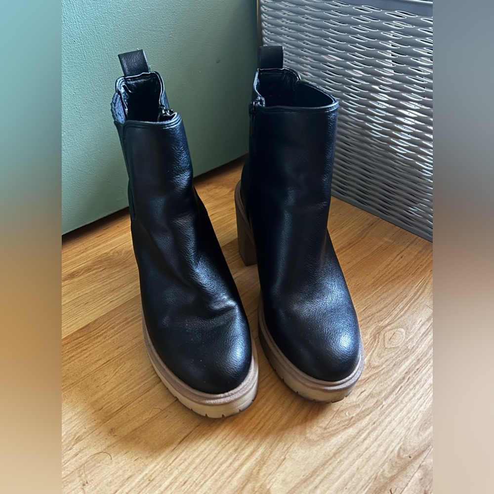 Dolce Vita Black boots